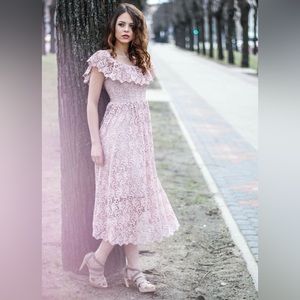 H&M Off-the-shoulder blush lace dress sz 6